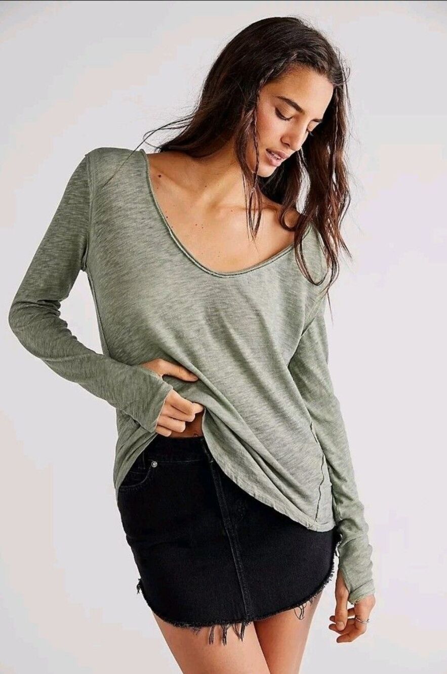 We The Free by Free People It's A Secret Long Sleeve V-Neck Tee Sz XS Green